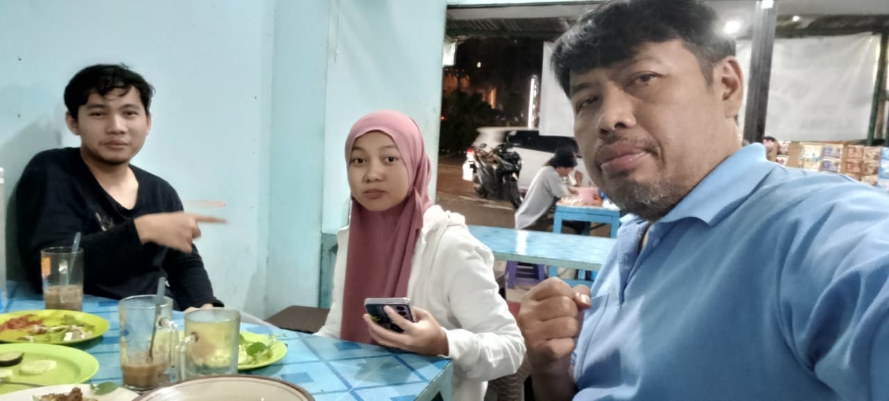 Keluarga Mengantar Galuh Ray Ranaa Mengikuti Seleksi SMA Kemala Taruna Bhayangkara di Semarang News